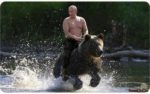ロシア土産に最適！プーチンが熊に乗ったコラ画像がまさかのフィギュア化！