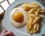 ロシア人が作った目玉焼きとポテト。実はこれ・・・