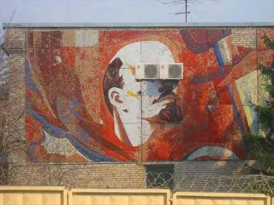 ウラジオストクのレーニンの壁画がかっこいい おそロシ庵