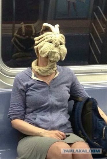 おしゃれレベルが高すぎるサンクト・ペテルブルクの地下鉄の乗客のファッションその3