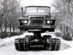 ロシア人は道作りを避けるためどこでも走れる車Ural-5920を作った